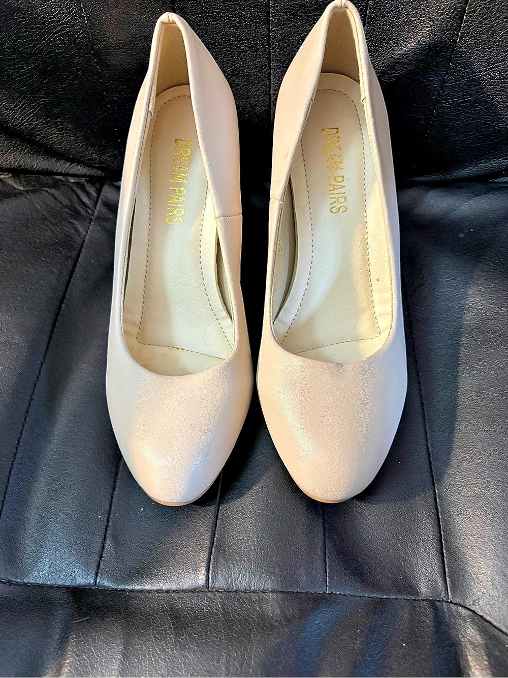 Dream Pairs Pointed Toe Heels in Cream new without tags size 8